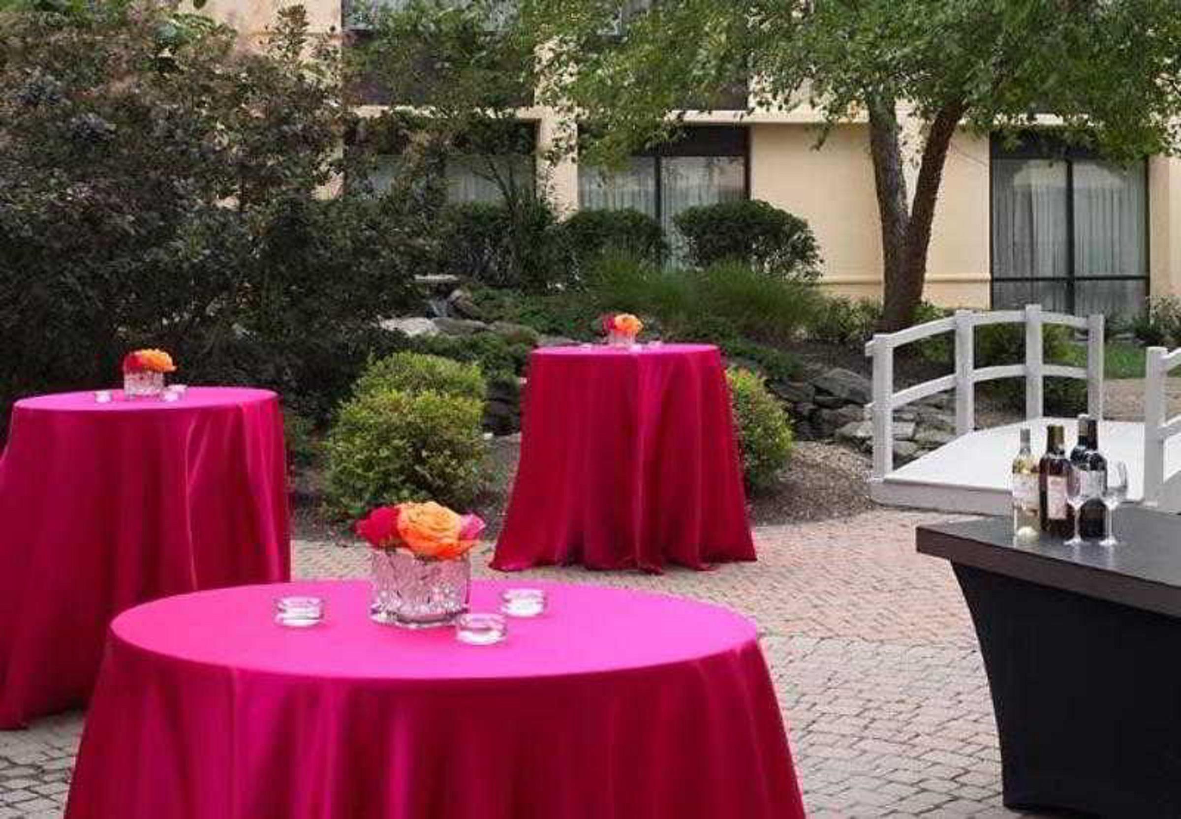 Hotel Wyndham Cleveland Airport Exterior foto