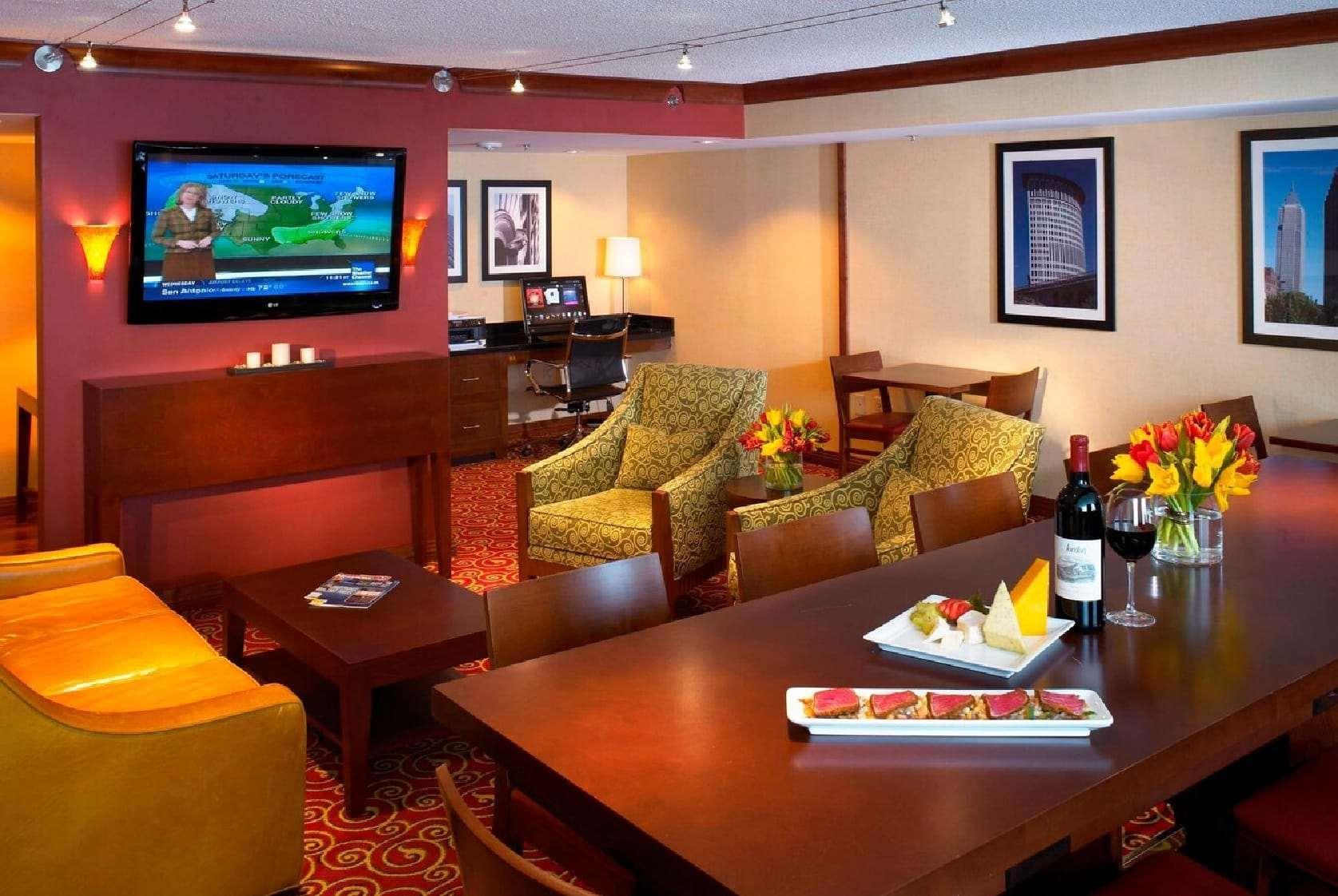 Hotel Wyndham Cleveland Airport Exterior foto