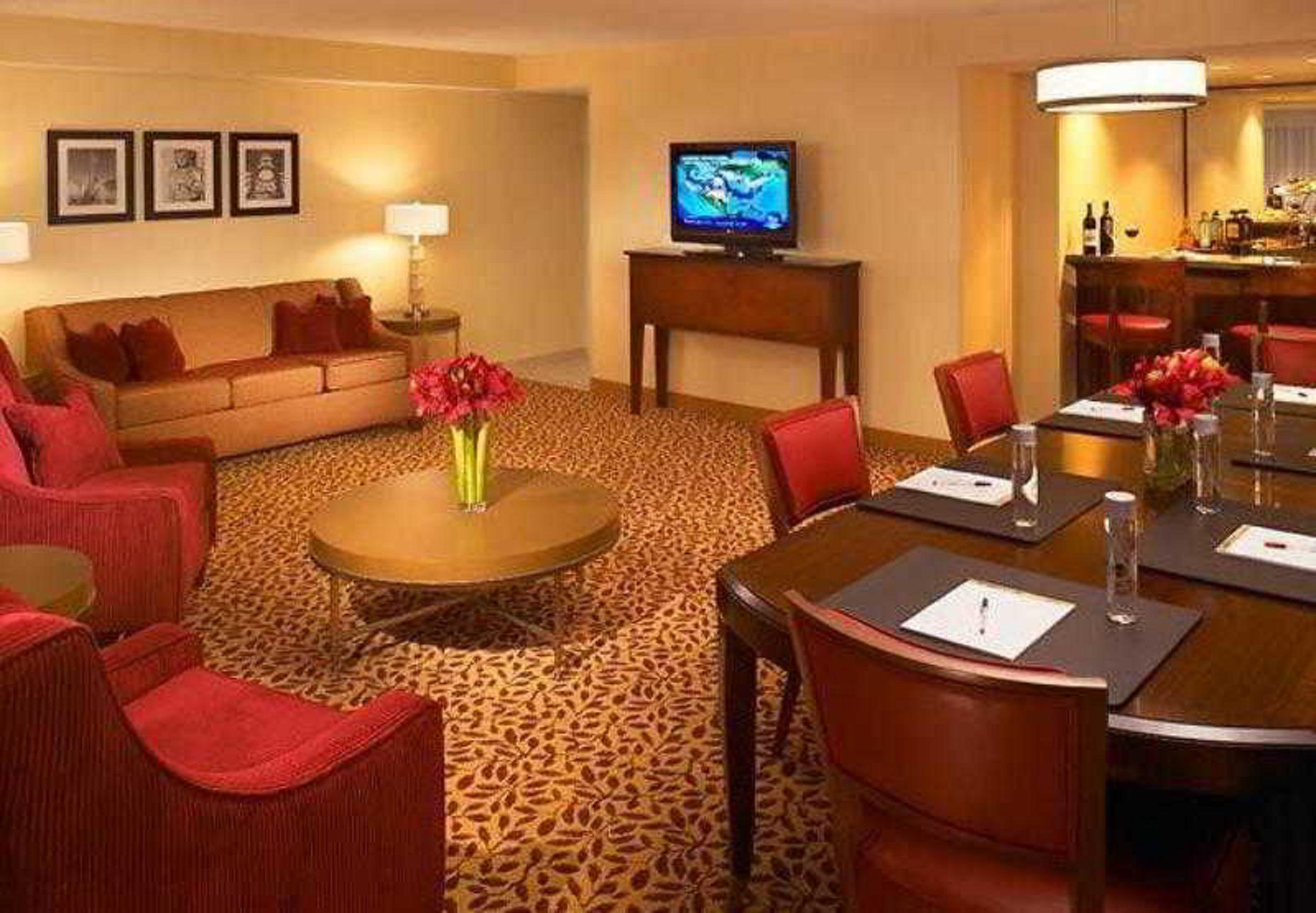 Hotel Wyndham Cleveland Airport Exterior foto