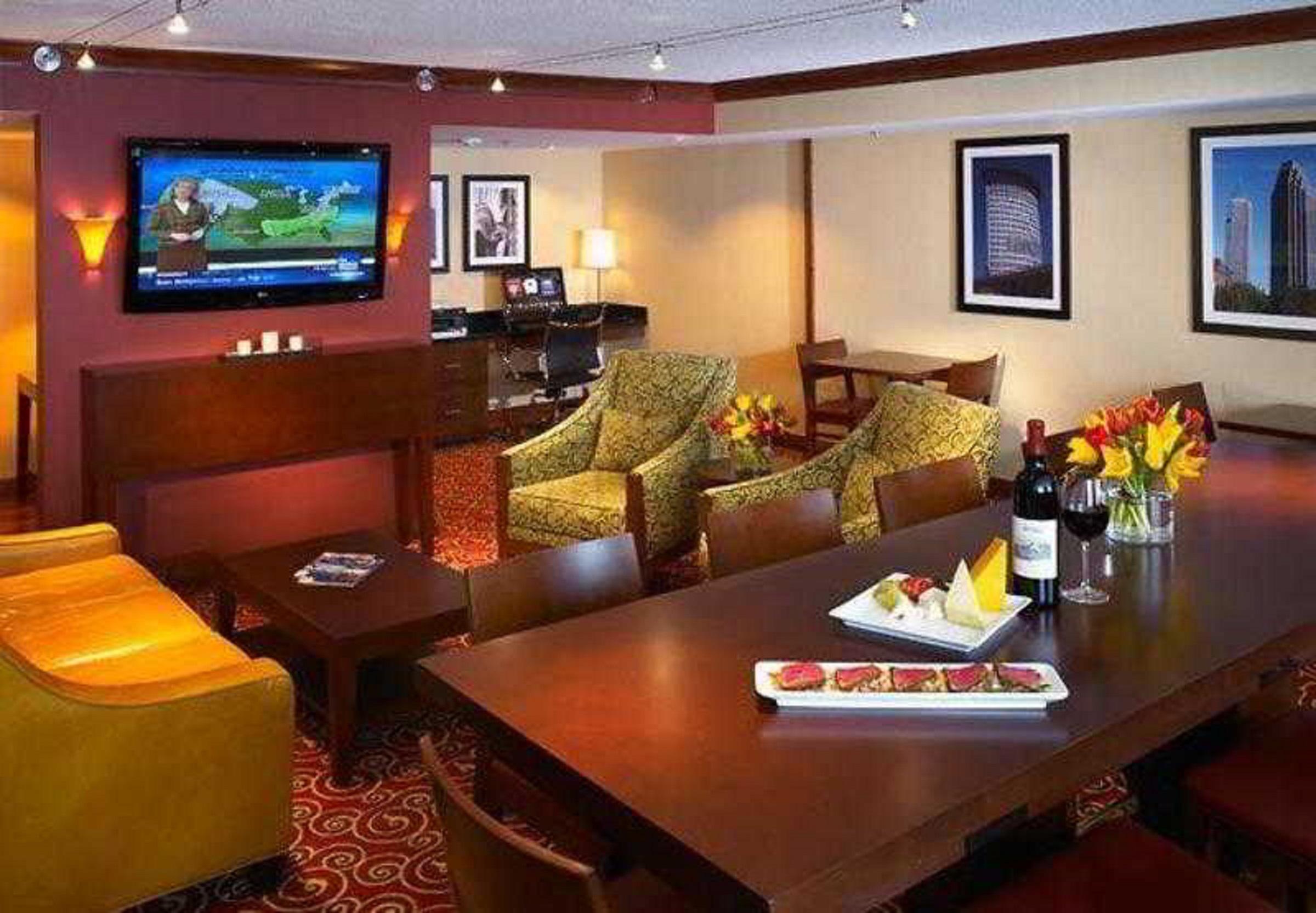 Hotel Wyndham Cleveland Airport Interior foto