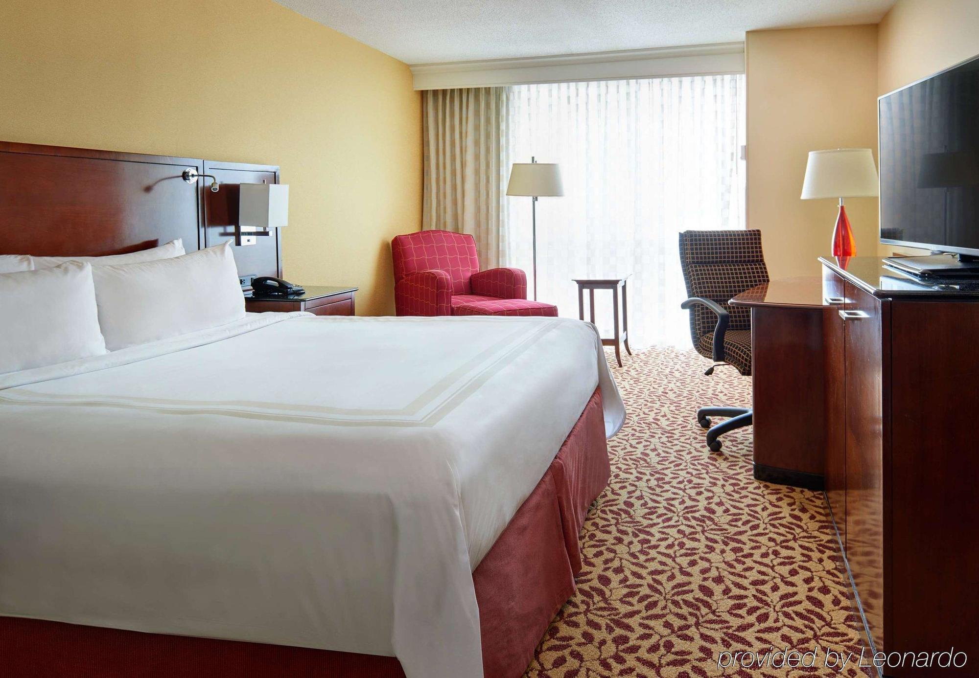 Hotel Wyndham Cleveland Airport Exterior foto