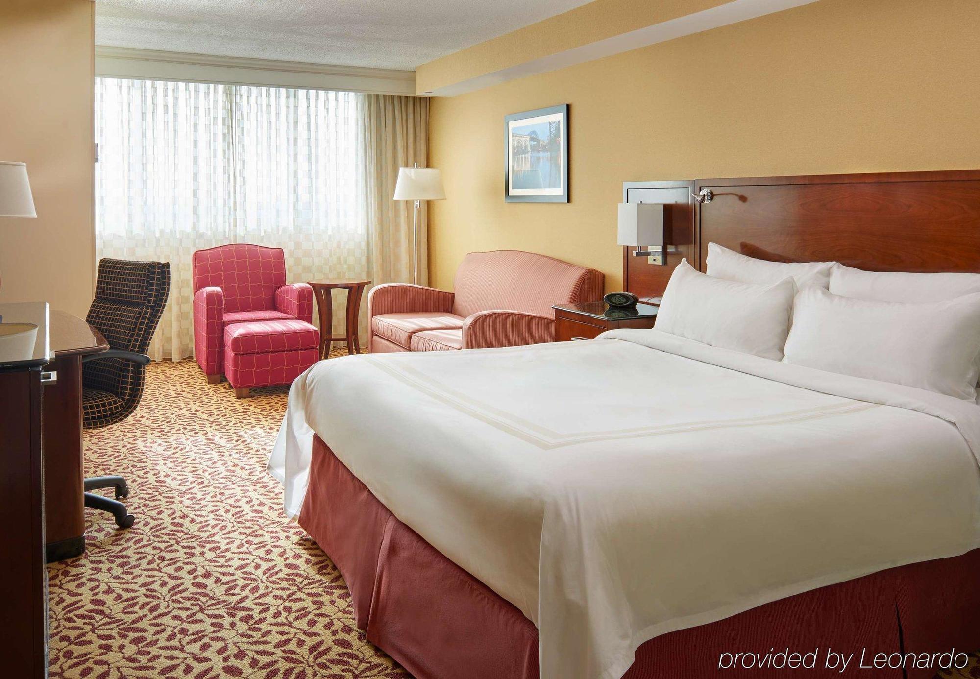 Hotel Wyndham Cleveland Airport Exterior foto