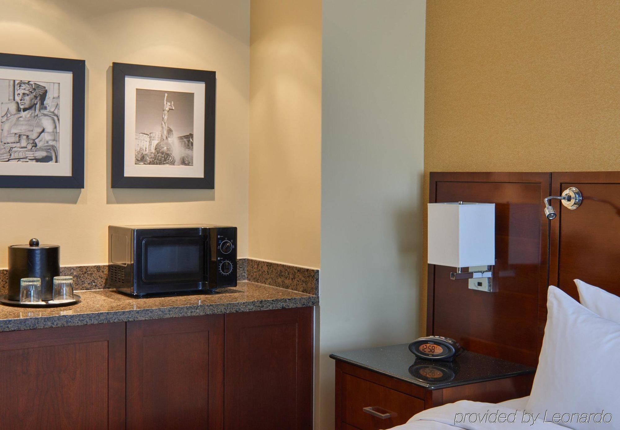 Hotel Wyndham Cleveland Airport Exterior foto