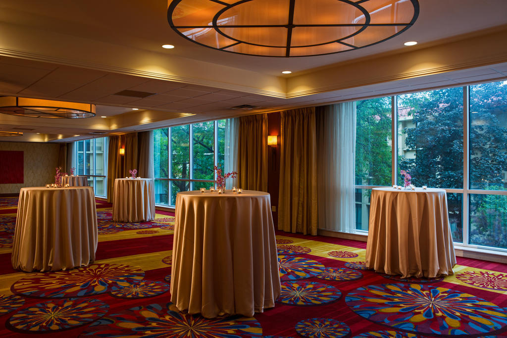 Hotel Wyndham Cleveland Airport Exterior foto