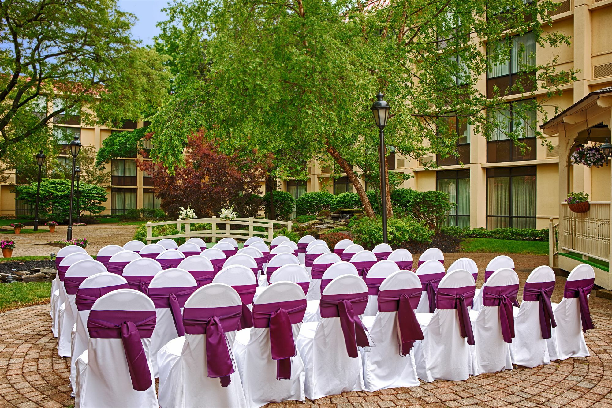 Hotel Wyndham Cleveland Airport Exterior foto