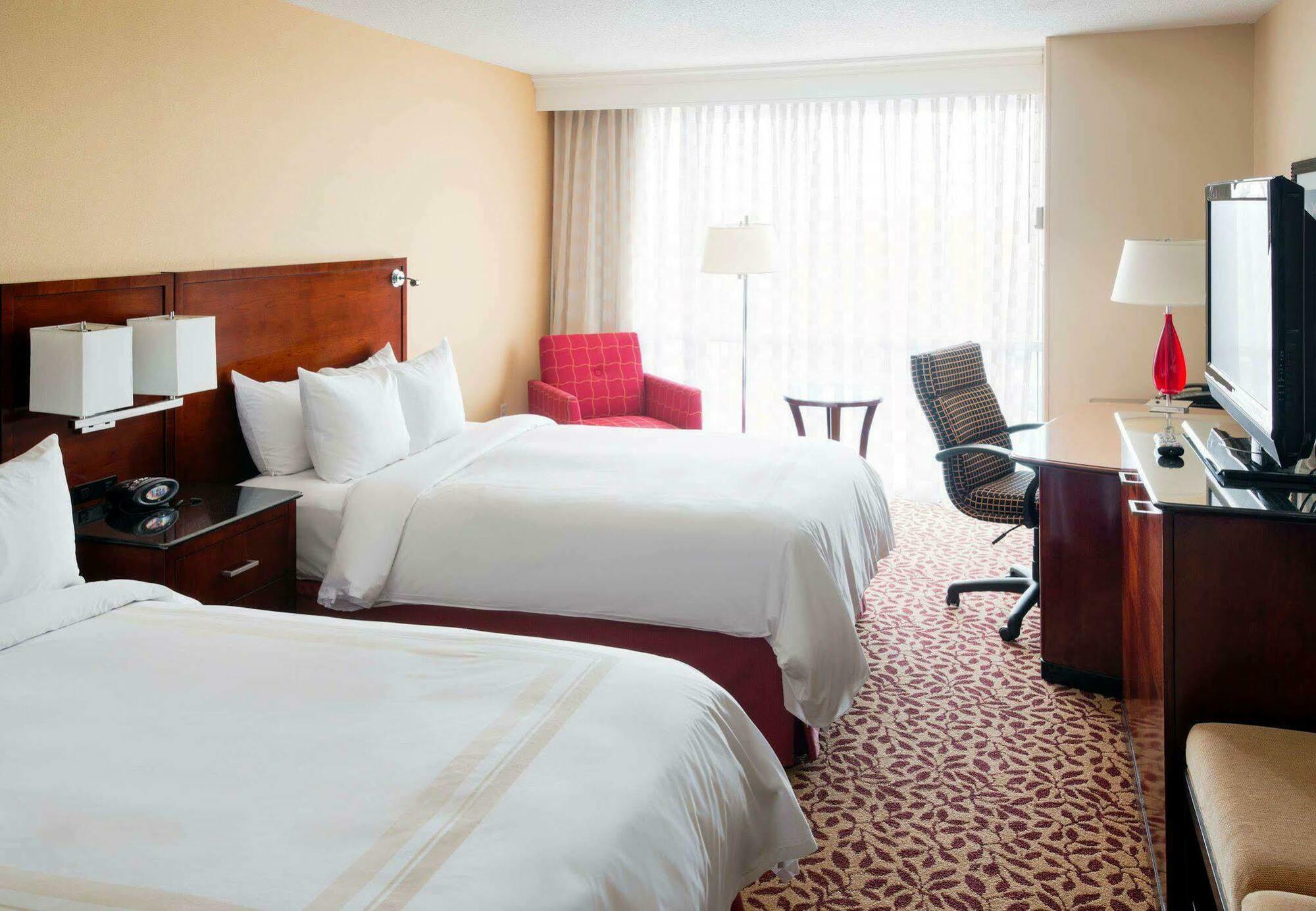 Hotel Wyndham Cleveland Airport Exterior foto